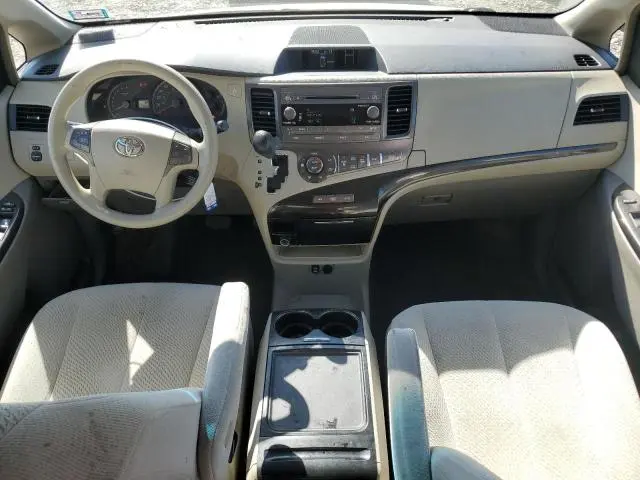 2013 TOYOTA SIENNA LE  