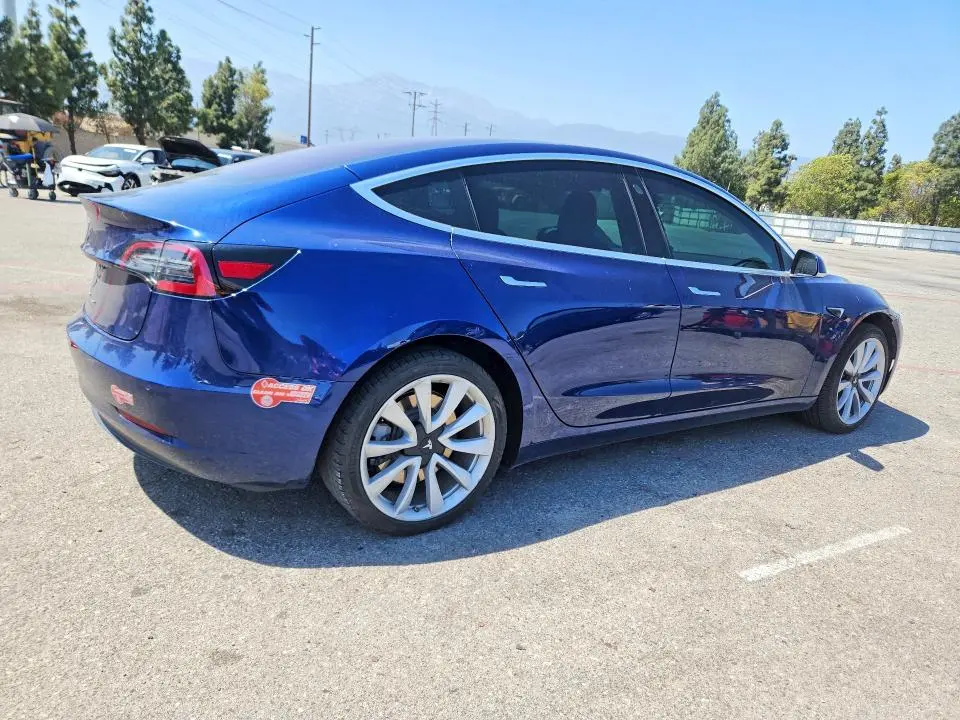 2018 TESLA MODEL 3   