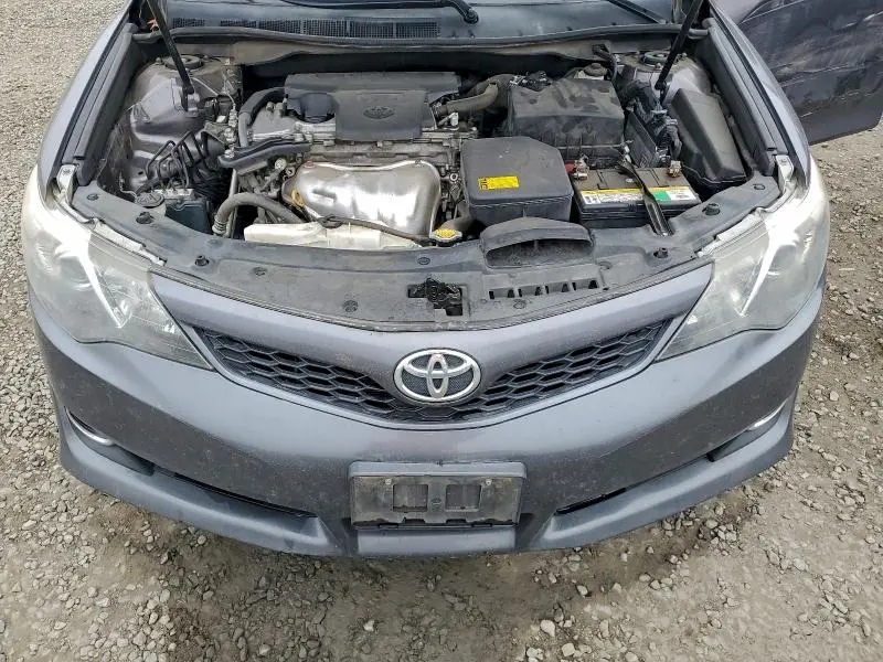 2014 TOYOTA CAMRY SE  