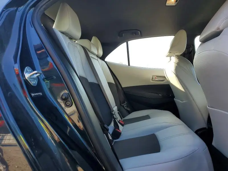 2019 TOYOTA COROLLA SE  