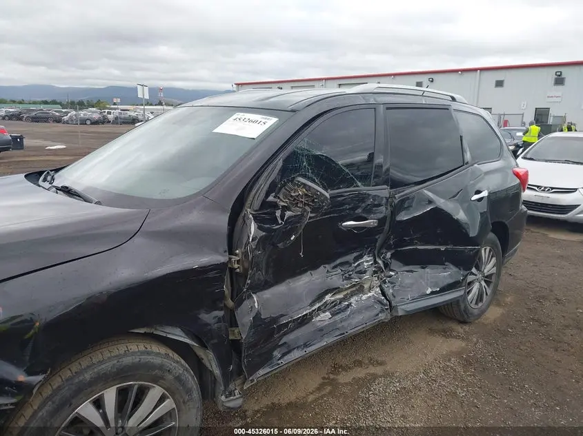 2018 NISSAN PATHFINDER SV