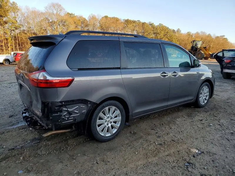 2015 TOYOTA SIENNA XLE  