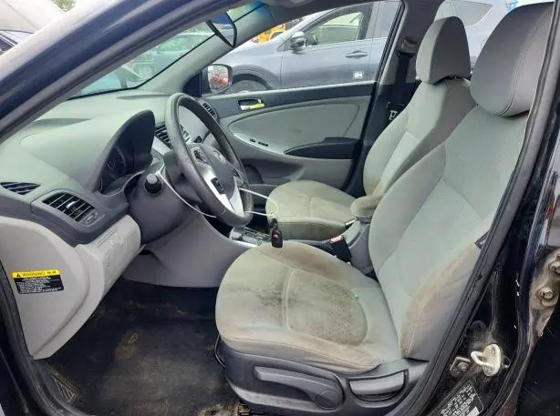 2013 HYUNDAI ACCENT SE  