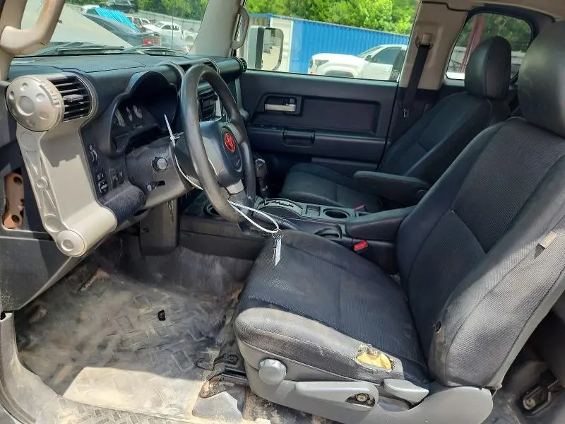 2010 TOYOTA FJ CRUISER BASE  