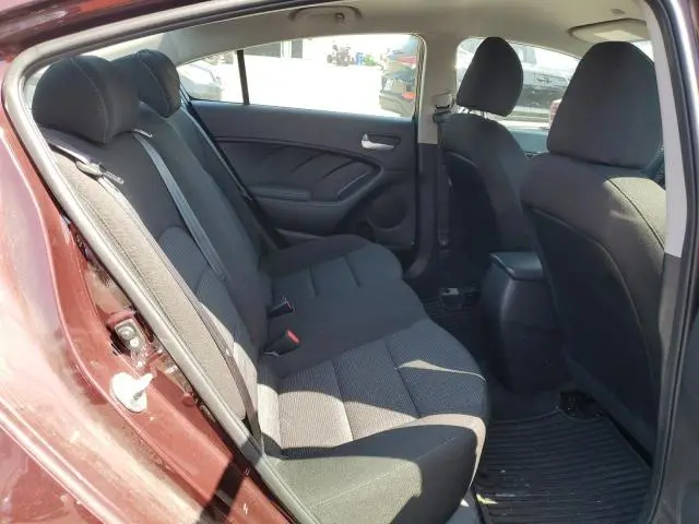 2017 KIA FORTE LX  