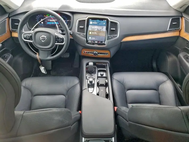 2023 VOLVO XC90 CORE  