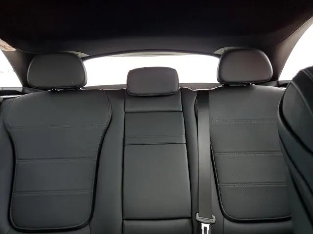 2025 MERCEDES-BENZ GLC 300  