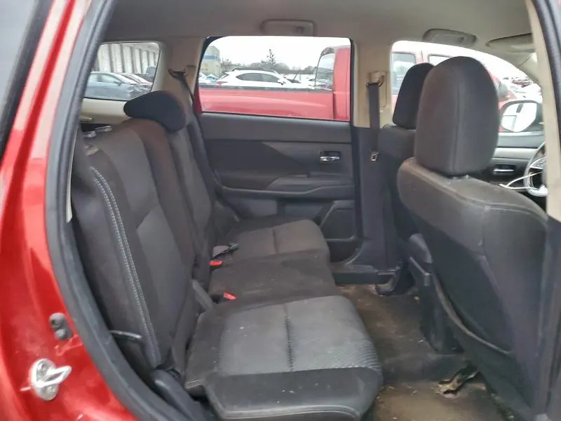 2016 MITSUBISHI OUTLANDER SE  