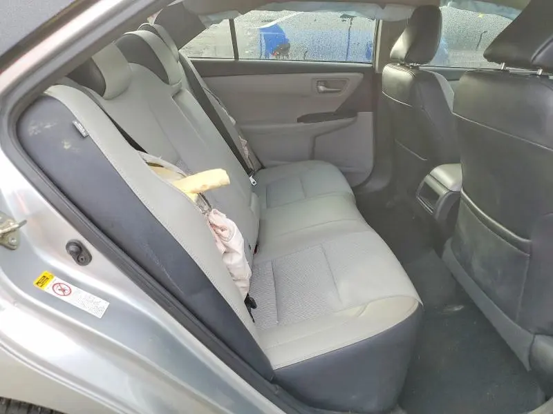 2016 TOYOTA CAMRY SE  
