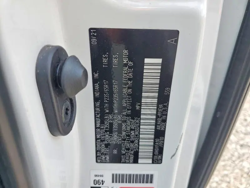 2022 TOYOTA SIENNA LE  
