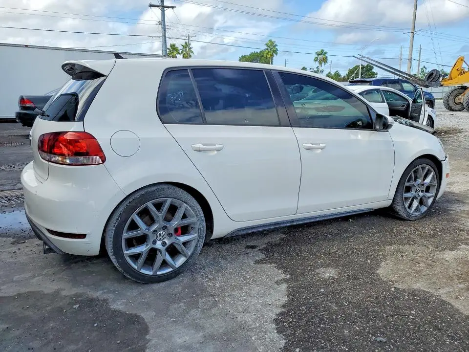 2013 VOLKSWAGEN GTI   