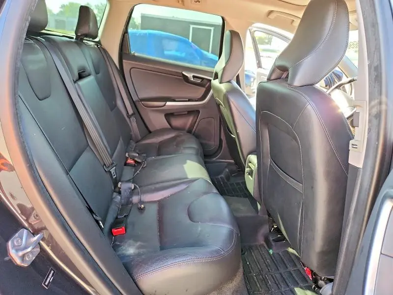 2016 VOLVO XC60 T5 PREMIER  
