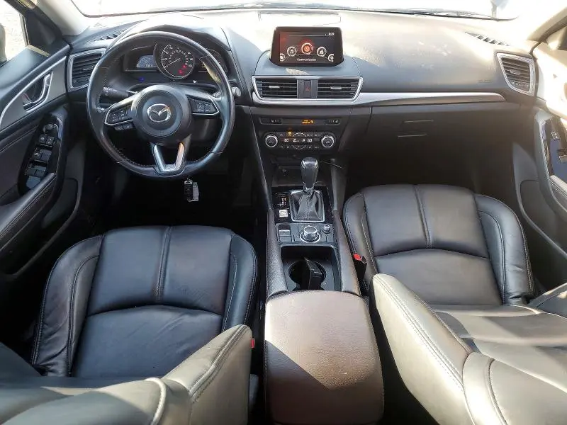 2018 MAZDA 3 TOURING  