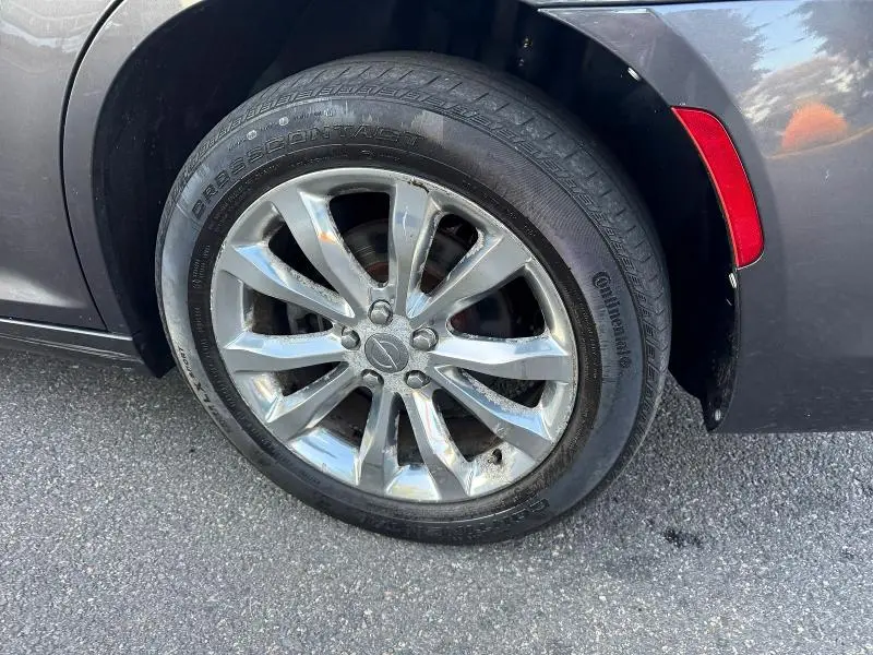 2016 CHRYSLER 300 LIMITED  