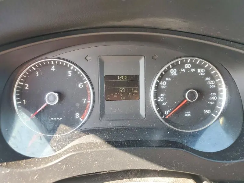 2013 VOLKSWAGEN JETTA SE  