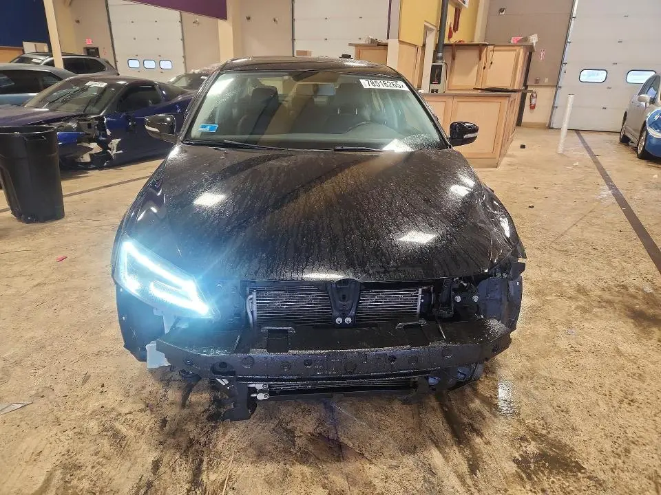 2016 VOLKSWAGEN JETTA SE  