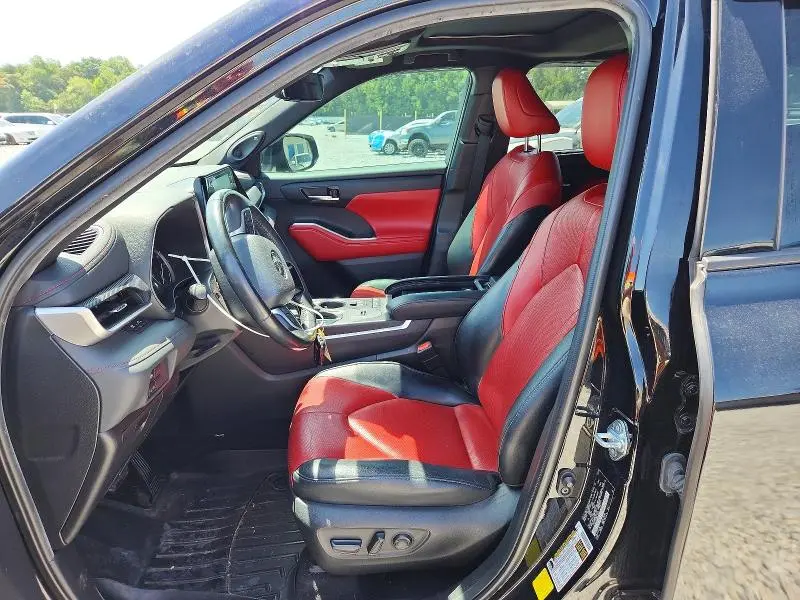 2022 TOYOTA HIGHLANDER XSE  