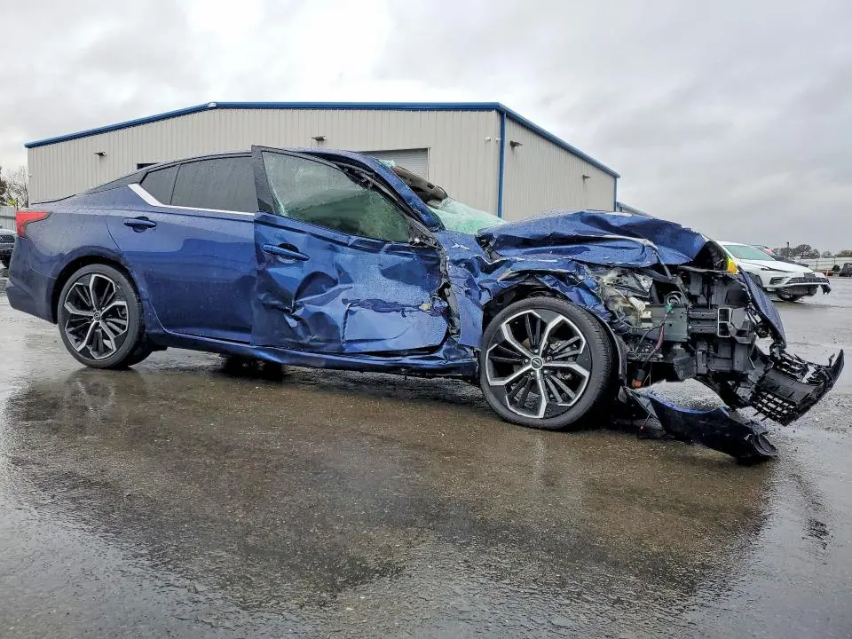 2023 NISSAN ALTIMA 2.5 SR  