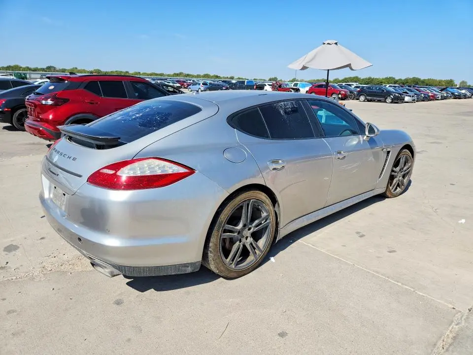 2012 PORSCHE PANAMERA 2  