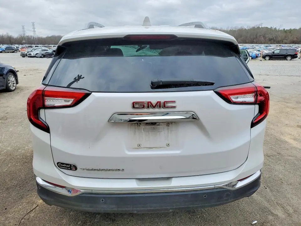 2022 GMC TERRAIN SLT  