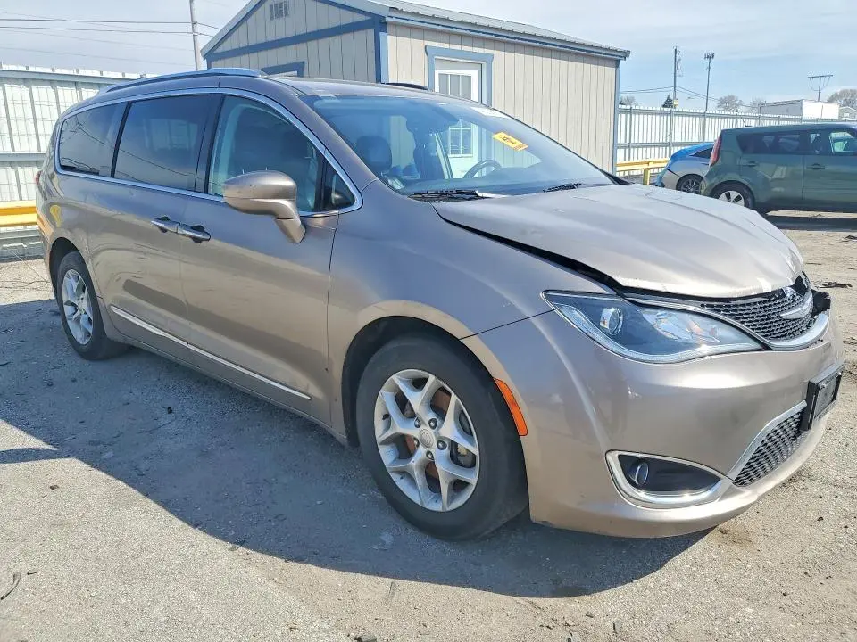 2017 CHRYSLER PACIFICA TOURING L PLUS  