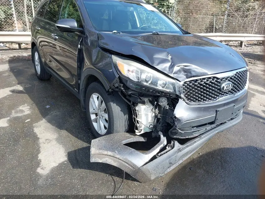 2017 KIA SORENTO 2.4L LX