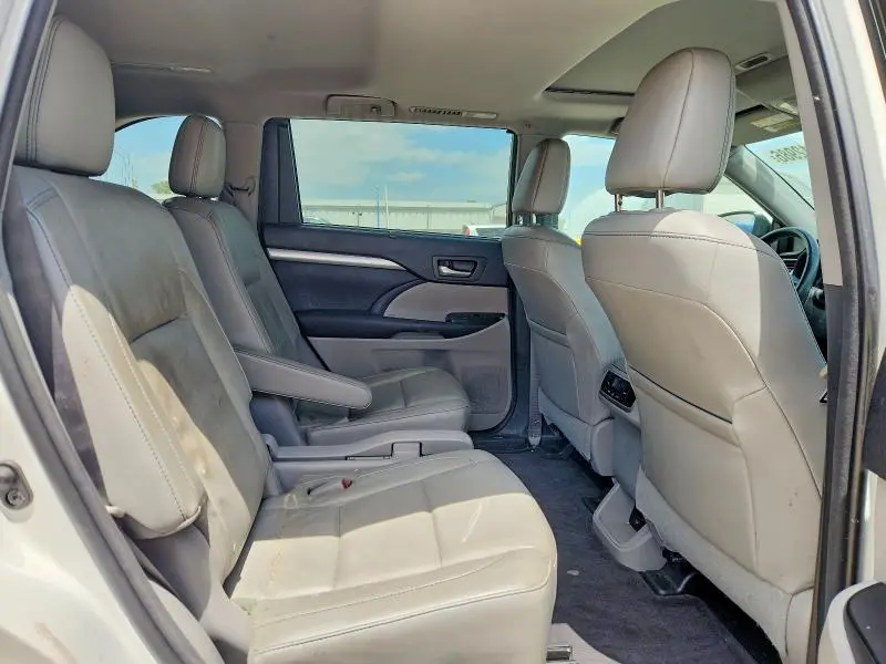 2016 TOYOTA HIGHLANDER XLE  