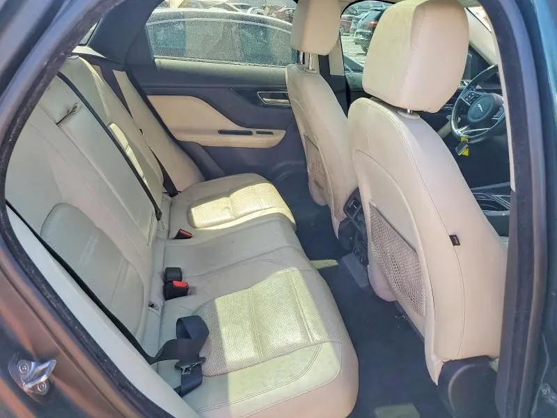 2018 JAGUAR F-PACE PRESTIGE  