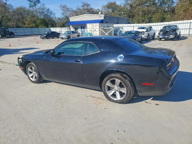 2016 DODGE CHALLENGER SXT  