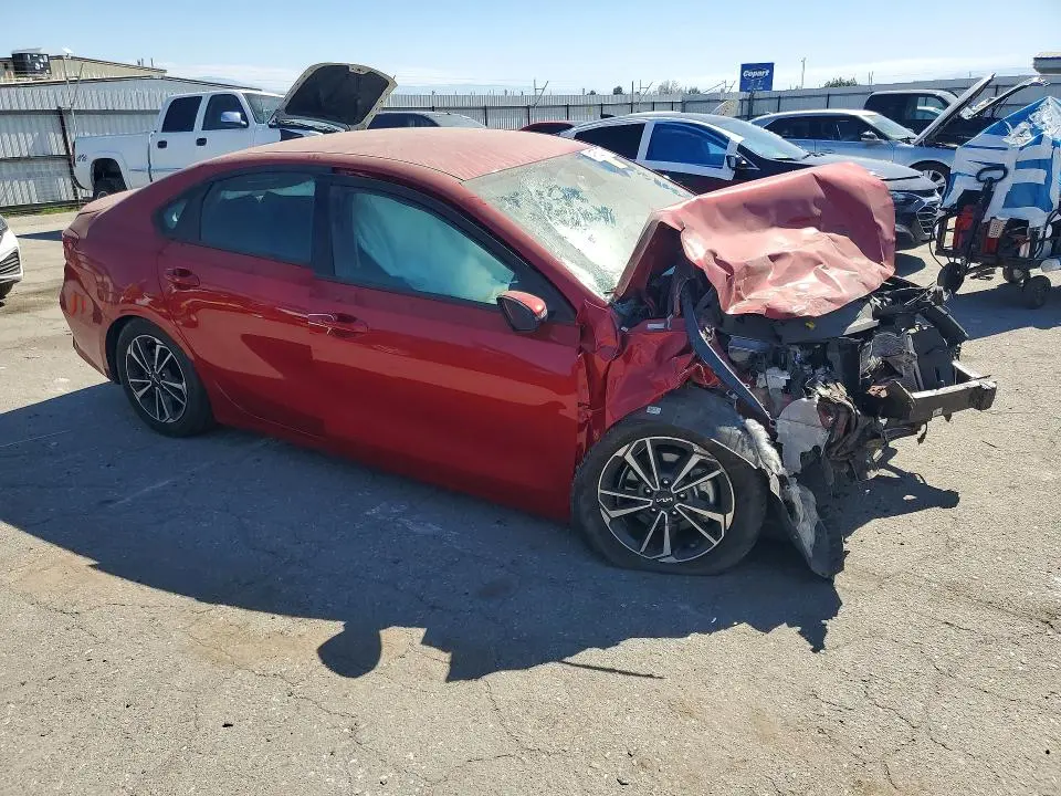 2024 KIA FORTE LXS  