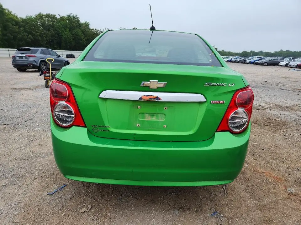 2016 CHEVROLET SONIC LT  