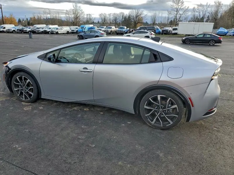 2025 TOYOTA PRIUS SE  