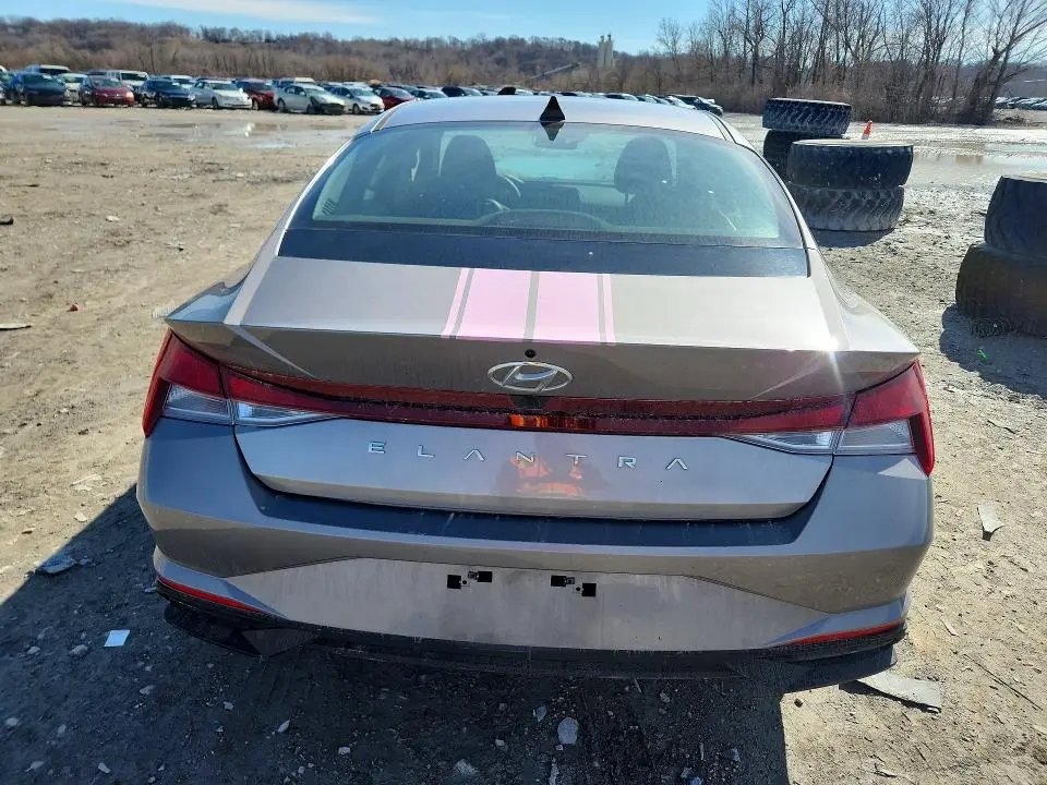 2023 HYUNDAI ELANTRA SEL  