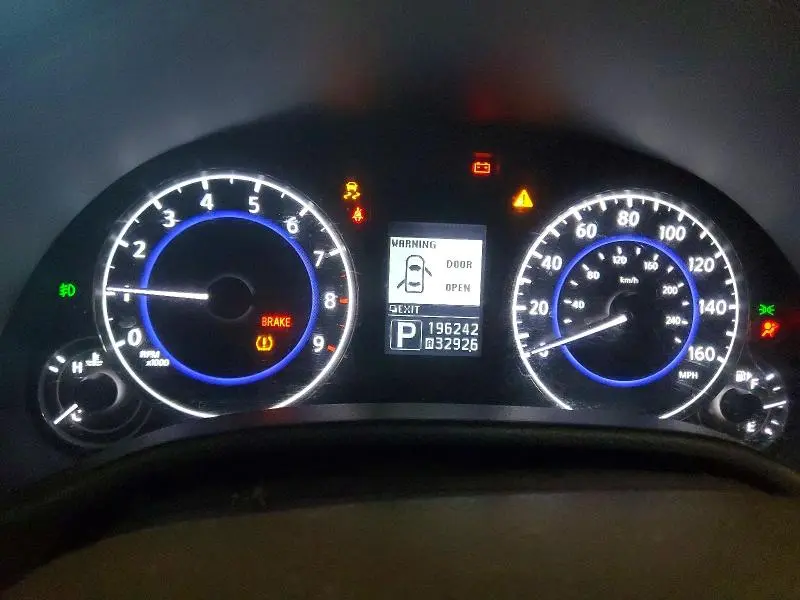 2011 INFINITI G37   