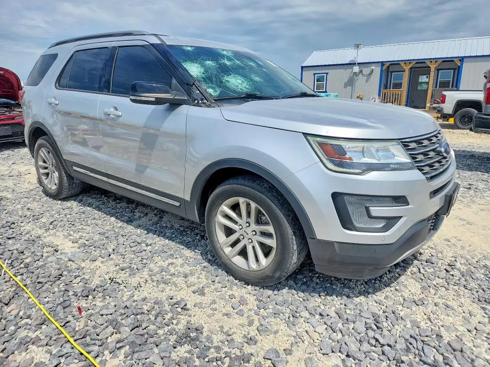 2017 FORD EXPLORER XLT  