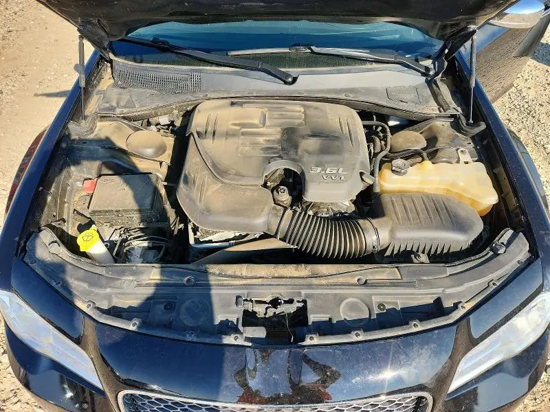 2019 CHRYSLER 300 LIMITED  