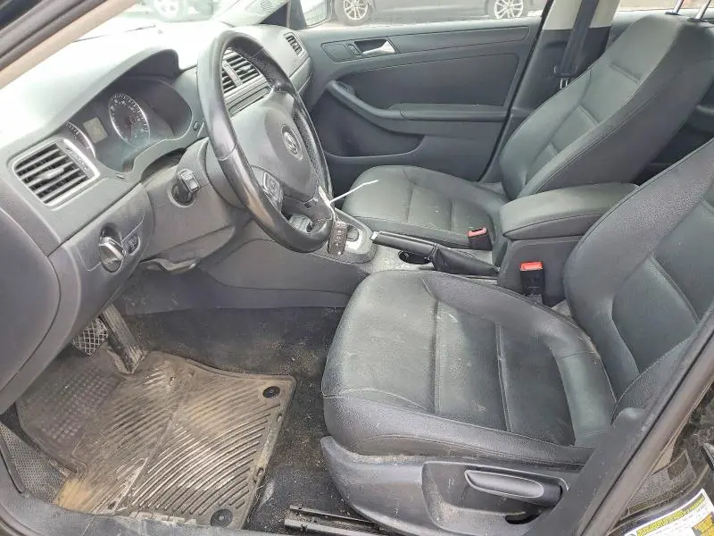 2012 VOLKSWAGEN JETTA SE  