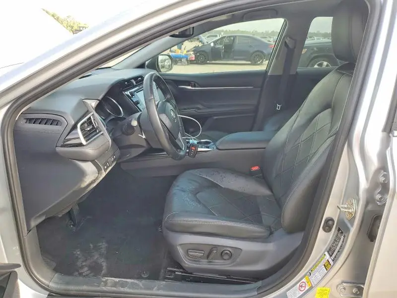 2018 TOYOTA CAMRY XLE  