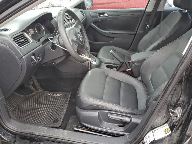 2012 VOLKSWAGEN JETTA SE  