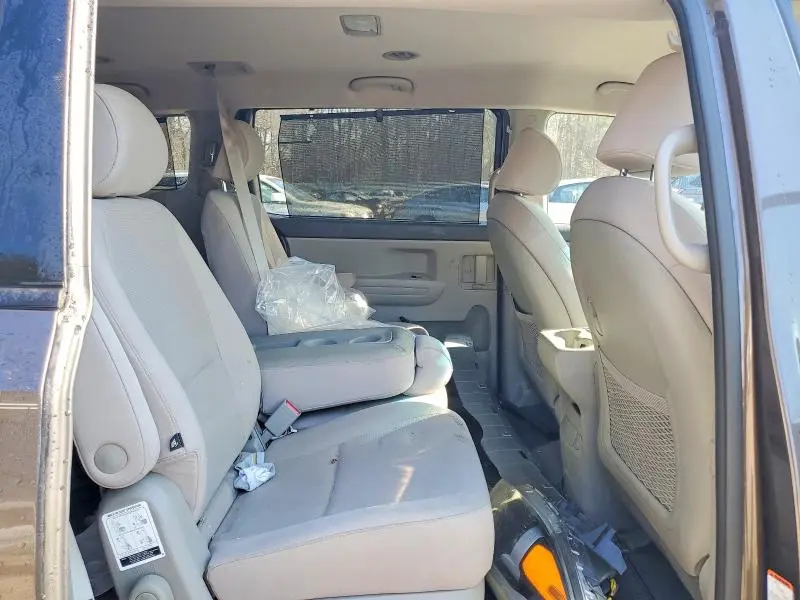 2016 KIA SEDONA LX  