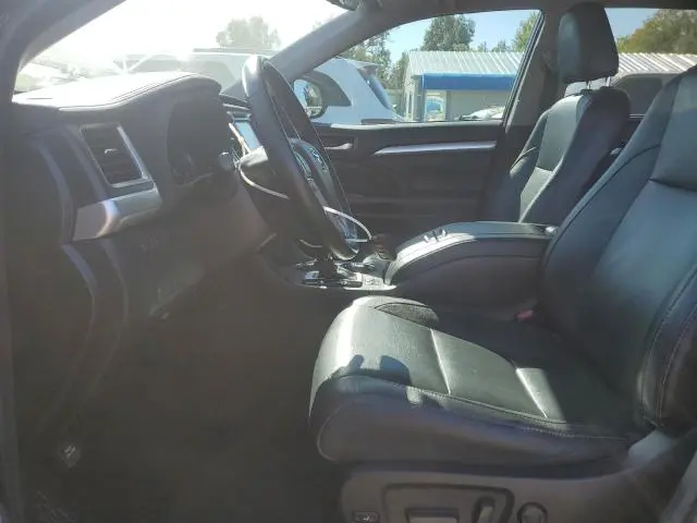 2017 TOYOTA HIGHLANDER SE  