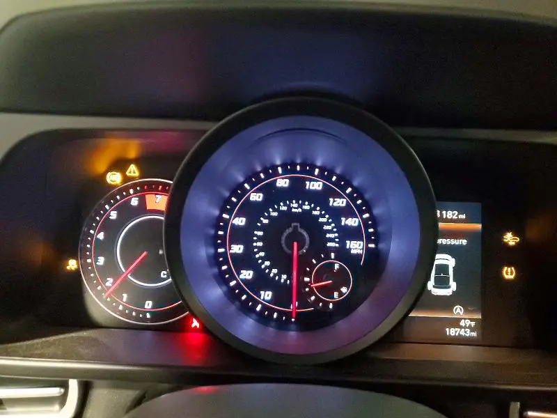 2023 HYUNDAI ELANTRA SE  