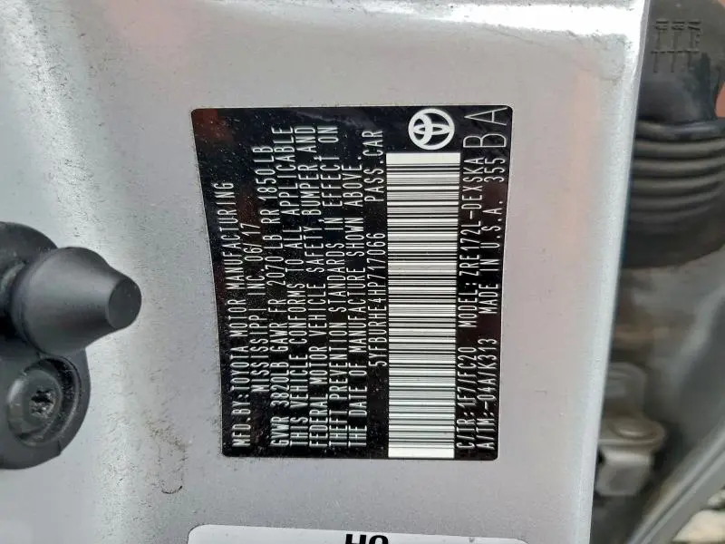 2017 TOYOTA COROLLA SE  