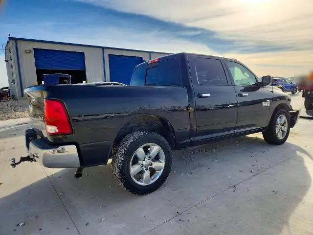 2016 RAM 1500 SLT  