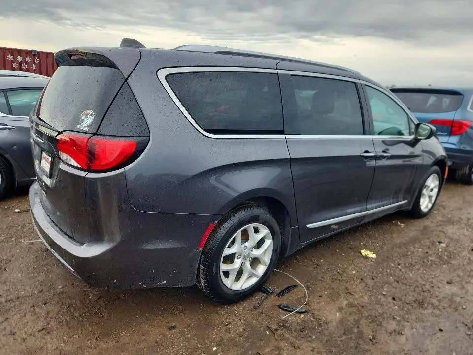 2017 CHRYSLER PACIFICA TOURING L PLUS  
