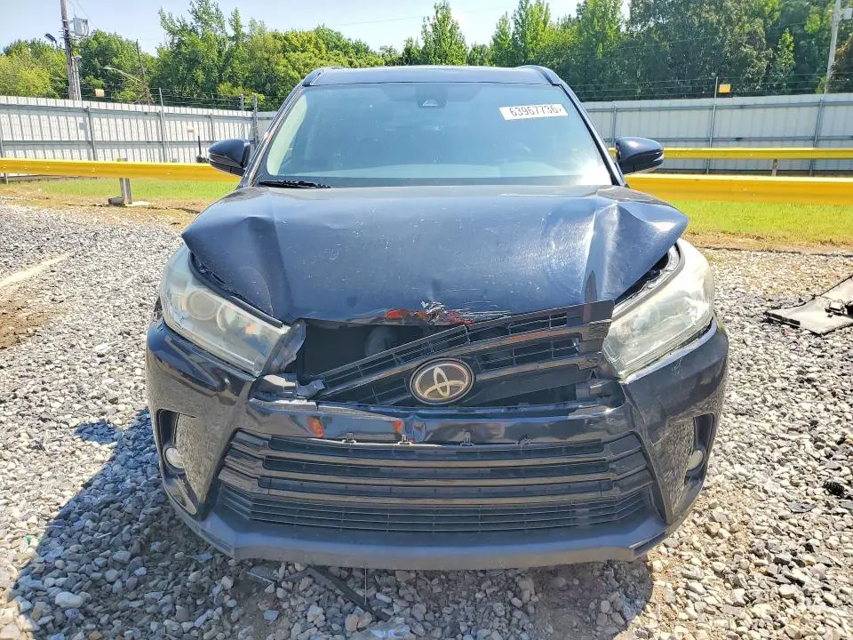 2018 TOYOTA HIGHLANDER SE  