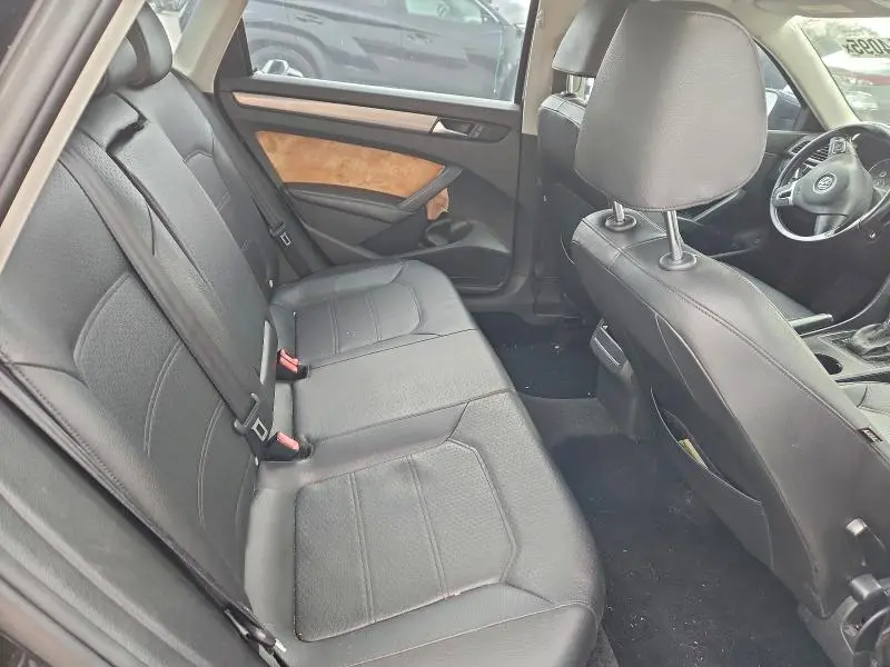 2014 VOLKSWAGEN PASSAT S  