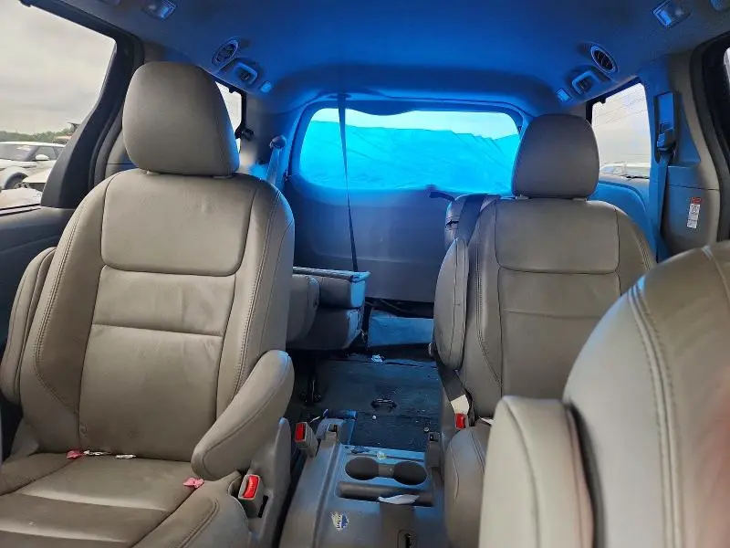 2017 TOYOTA SIENNA XLE 8-PASSENGER  