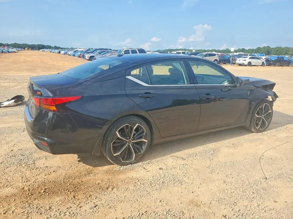 2023 NISSAN ALTIMA SR  
