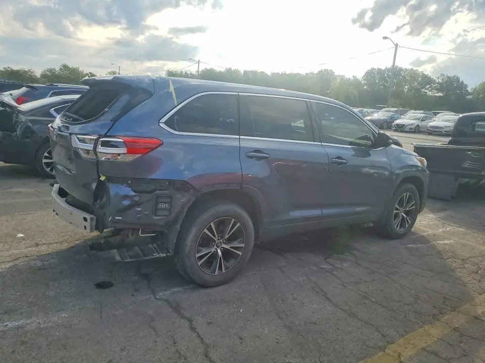 2019 TOYOTA HIGHLANDER LE  